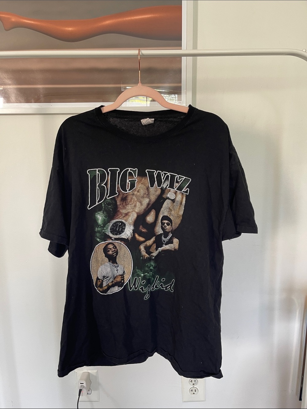 Big Wiz Graphic Band Tee in Black and Green